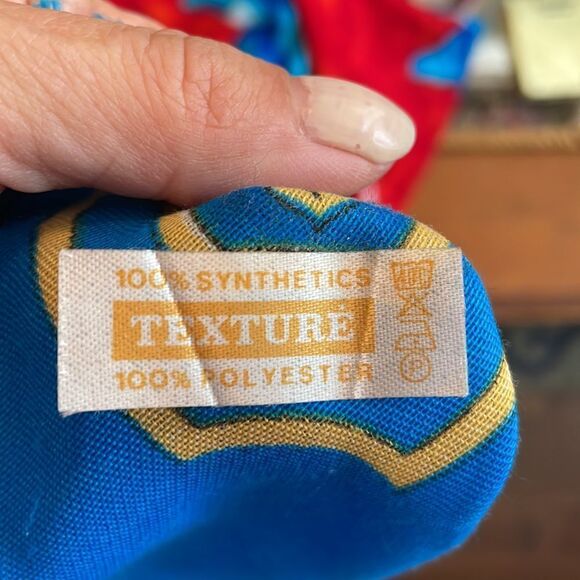 Vtg Franco Laurenti extra large crest‎ themed scarf or wrap - Picture 11 of 11